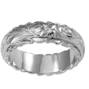 New silver band ring